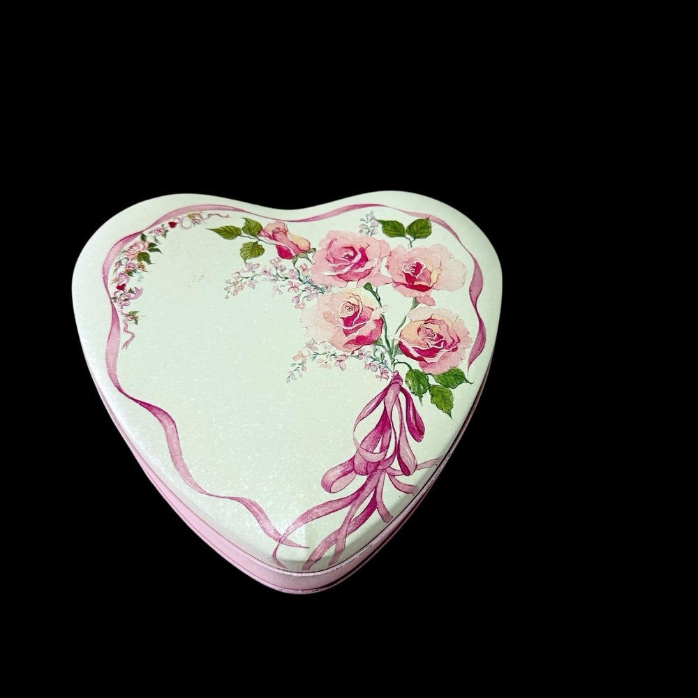 Vtg 1987 Potpourri Press Heart Shaped Floral Metal Tin 6.5"x6" ‎ Shabby Chic